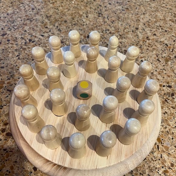 WOODEN COLOR MEMORY Chess MATCH PUZZLE BOARD TOY - Picture 11 of 16